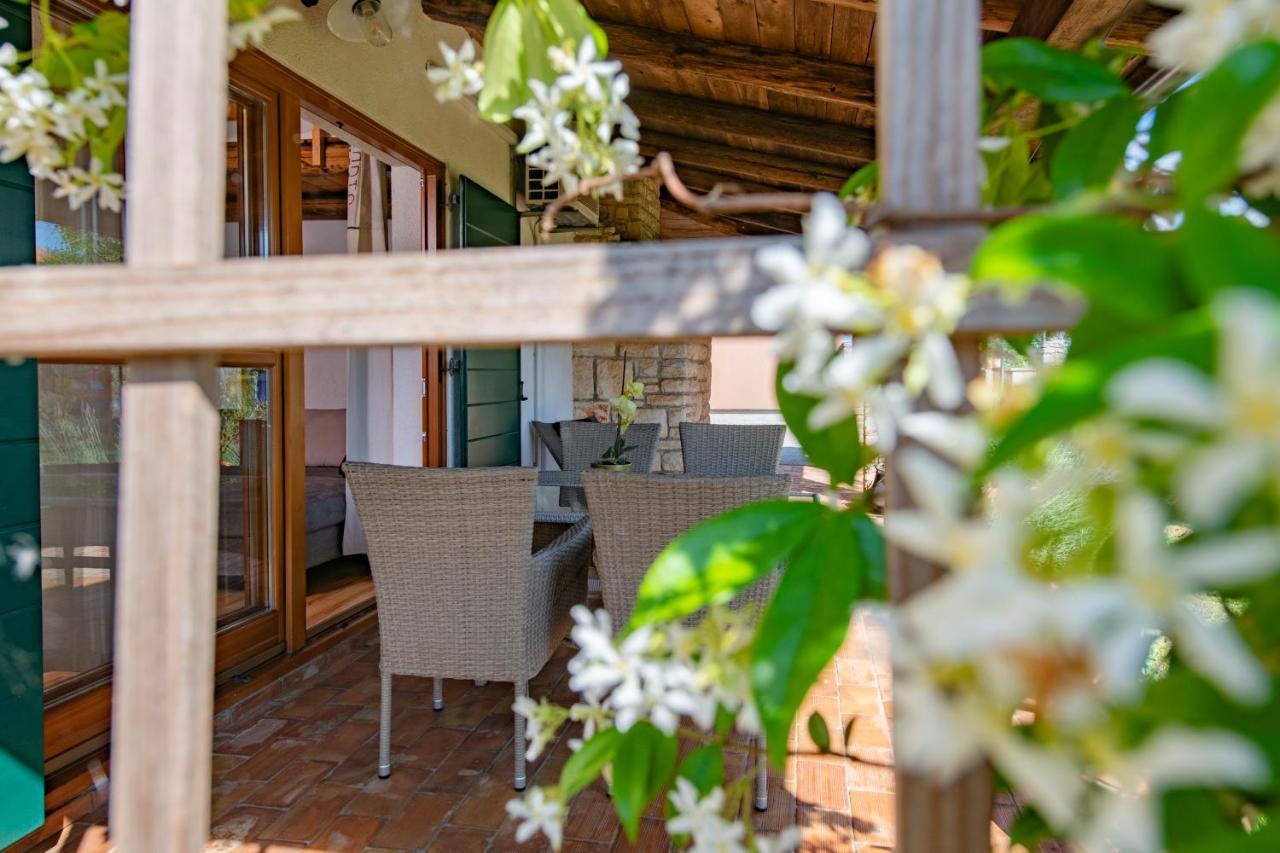 House Boris Apartment Loborika ภายนอก รูปภาพ